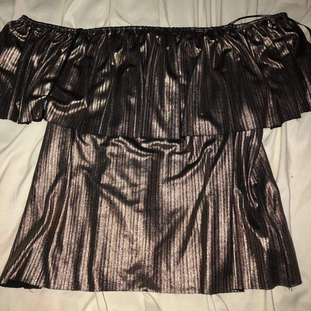 rose gold/black off the shoulder shirt